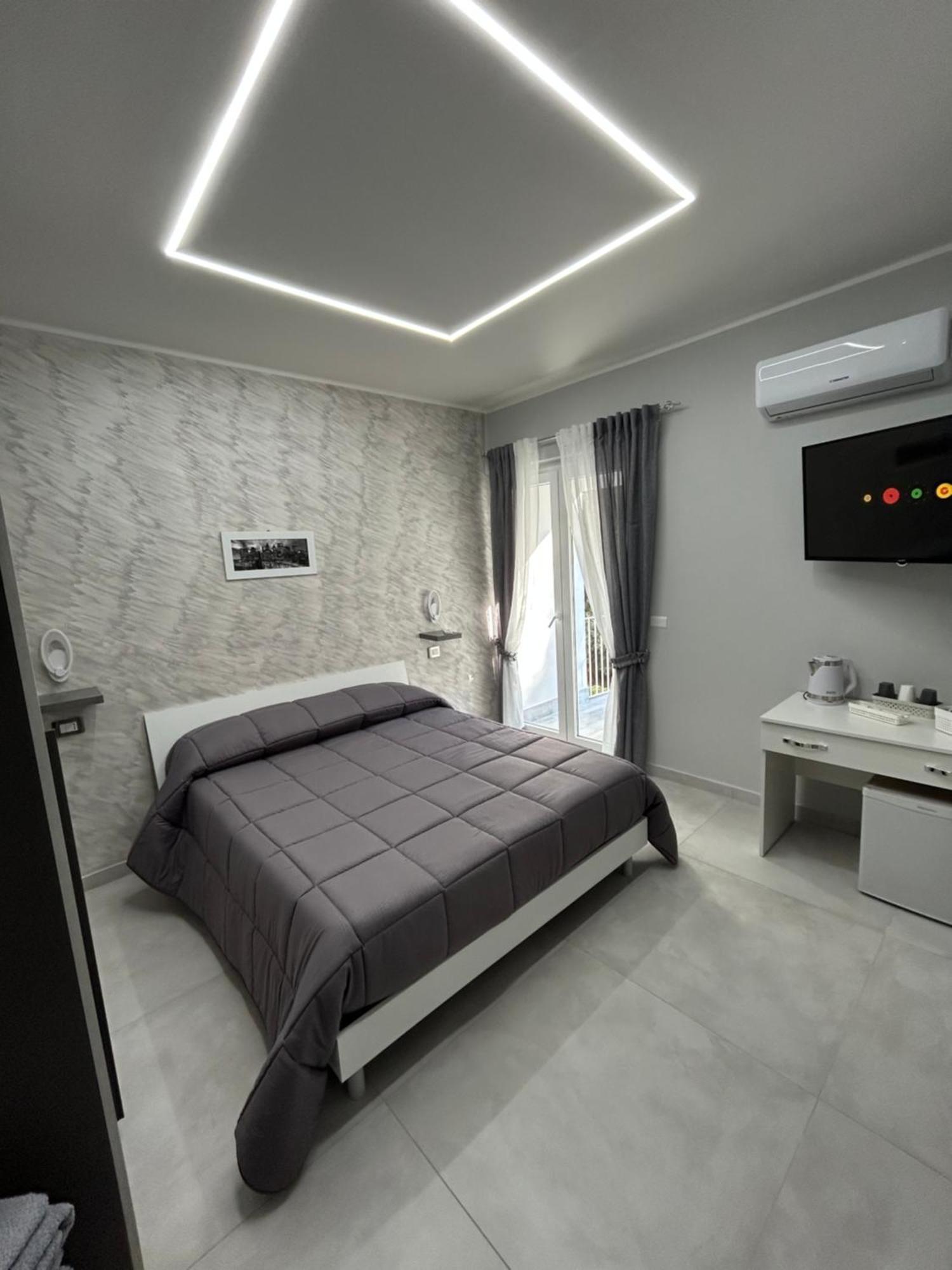Skycity 2 B&B Neapel Exterior foto